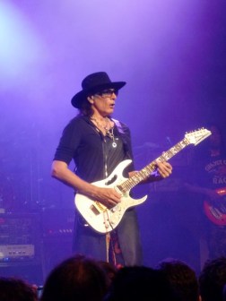 Steve Vai 2013 04
