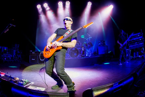 Satriani Supernova 03.jpg