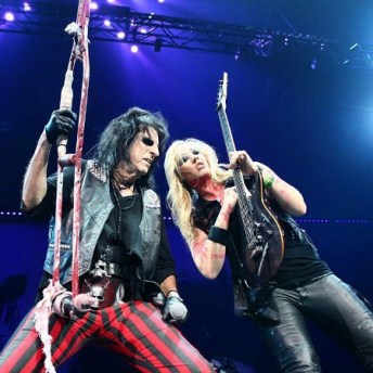 Nita Strauss & Alice Cooper.jpg
